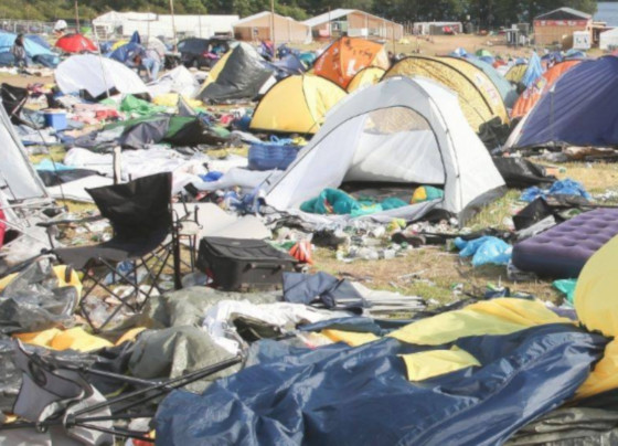 Fesztiv�l ut�n valahol Rom�ni�ban. Az Act For Tomorrow kamp�nyfot�ja