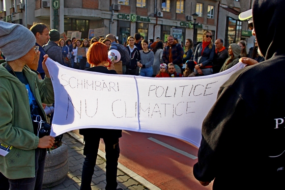 Politikai v�ltoz�st, ne kl�mav�ltoz�st!