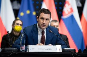 T�nczos: kett�t m�r bez�rtak a h�rom h�er�m� k�z�l, amelyek m�k�d�se miatt beperelt�k Rom�ni�t