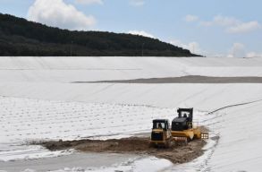 Mi�rt torlaszolja el a szem�t a t�mbh�znegyedek hullad�kgy�jt�inek bej�rat�t?