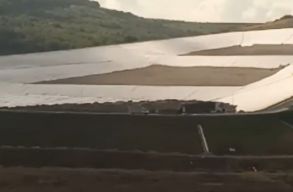 �jabb vide�felv�tel a csal�sr�l: tov�bbra is szab�lytalanul j�rnak el a kolozsv�ri �j szem�t�roz�n�l