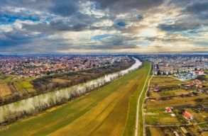 A civilek m�r nekifogtak a v�rosi nat�rparkok tervez�s�nek: Kolozsv�ron a Keleti Park, Szatm�ron a Szamos-part is beker�lne