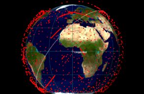 P�ratlan �gi l�tv�nyoss�g:  libasorban vonul� Starlink m�holdakat figyelhet�nk meg p�nteken este