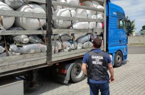 N�gy tonna illeg�lis hullad�kot pr�b�ltak behozni a csengersimai hat�r�tkel�n