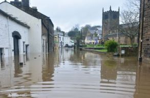 Elemz�s: Mi�rt ennyire puszt�t�ak az �rvizek Eur�p�ban? 