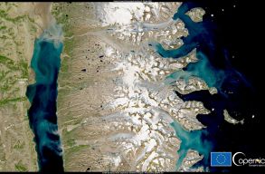 Egy nap alatt annyi j�g olvadt ki Gr�nlandon, hogy azzal a v�zmennyis�ggel eg�sz Florid�t ellephetn�k