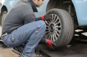 A Continental �jrahasznos�tan� a m�anyag palackokat a gumiabroncsgy�rt�sban