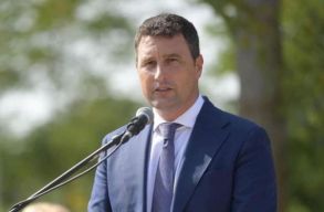 T�nczos Barna nem tesz le a „vesz�lyes” medv�k b�rholi meg�l�s�t lehet�v� tev� t�rv�nyr�l. Kicsit �tfogalmaztatja a tervezetet 